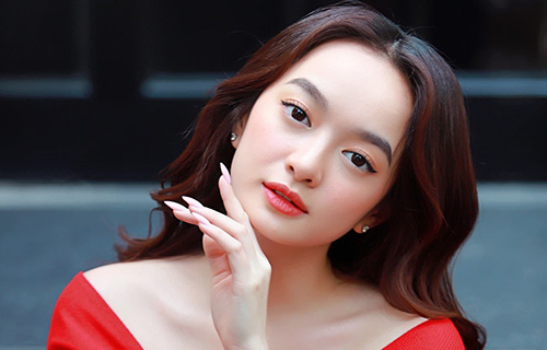 Ngất ngây trước vẻ đẹp gợi cảm của mỹ nhân "em chưa 18"